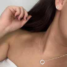 Conjunto Feminino Colar e Brincos com Pingente Redondo Vazado Zircônias Brilhantes