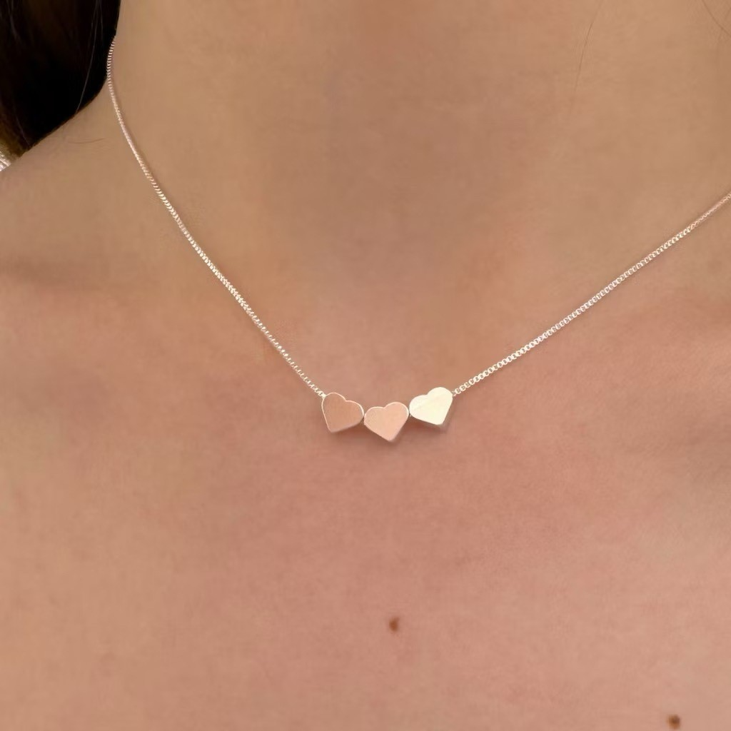 Colar Três Corações – Delicadeza que representa amor