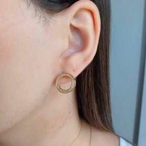 Conjunto Feminino Colar e Brincos com Pingente Redondo Vazado Zircônias Brilhantes