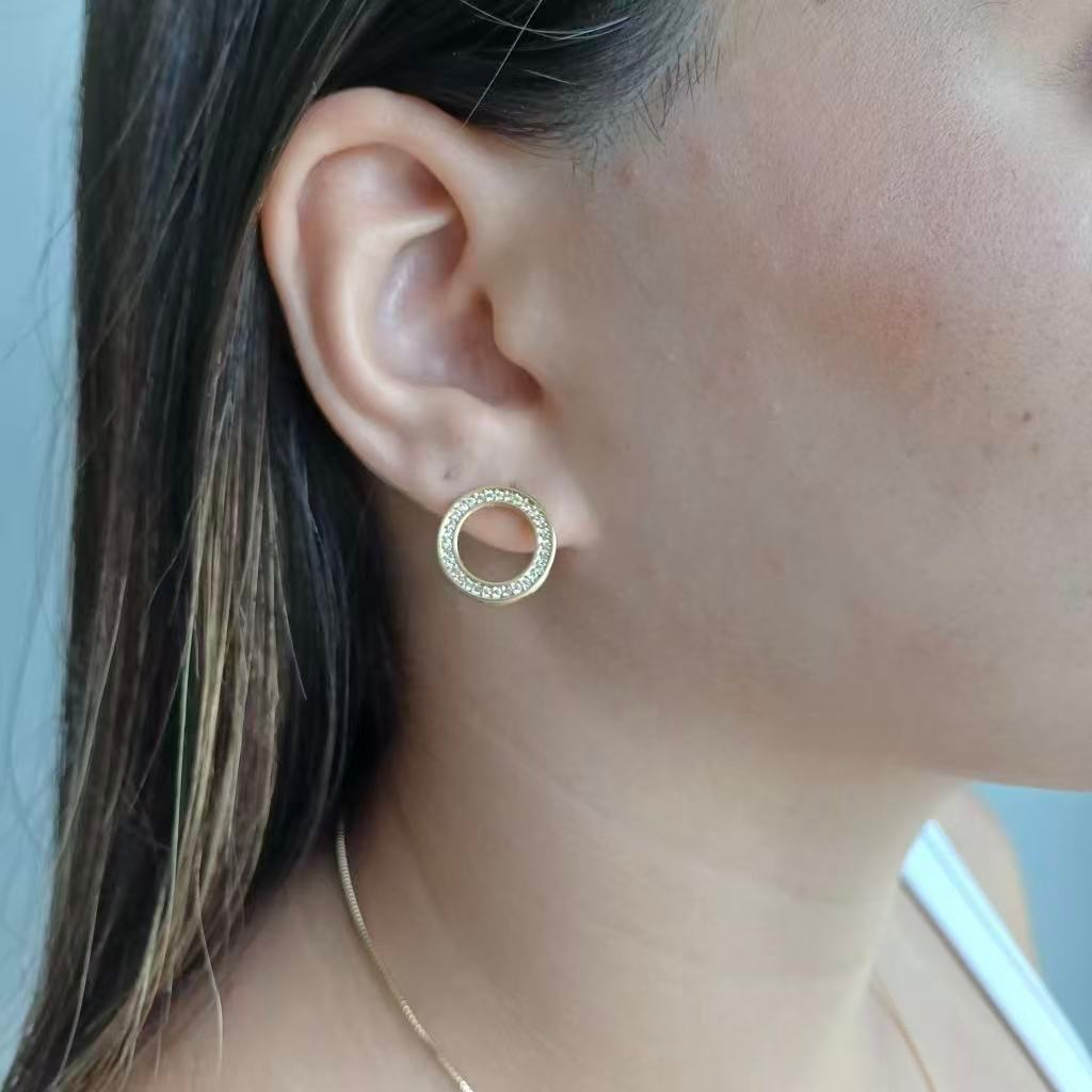 Conjunto Feminino Colar e Brincos com Pingente Redondo Vazado Zircônias Brilhantes