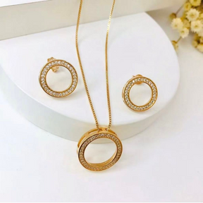 Conjunto Feminino Colar e Brincos com Pingente Redondo Vazado Zircônias Brilhantes