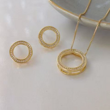 Conjunto Feminino Colar e Brincos com Pingente Redondo Vazado Zircônias Brilhantes