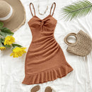 Um vestido halter puro e sexy que é justo e emagrecedor, com bordas com babados e um vestido curto que abraça os quadril para mulheres